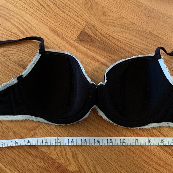 Women’s Underwire Bra in size 34D Black w/Lace by b.tempt’d - Picture 9 of 9